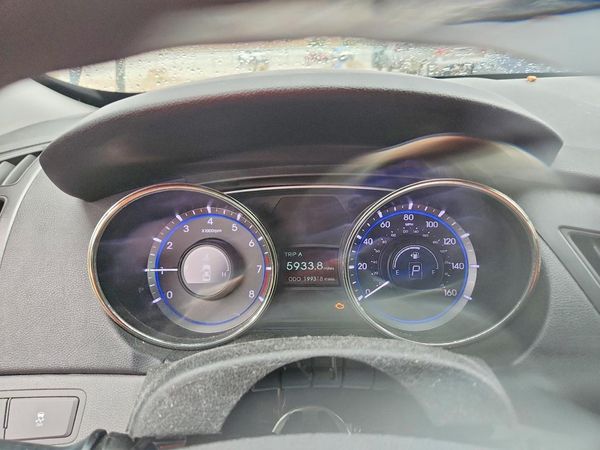 2012 HYUNDAI SONATA Middle-low level