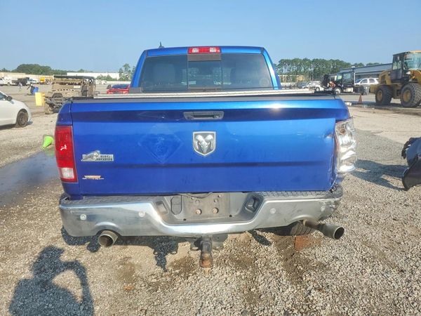 2018 RAM 1500 SLT