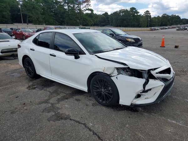 2022 TOYOTA CAMRY SE — Passenger 3/4