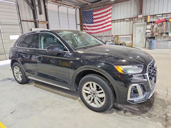 2022 AUDI Q5 S Line quattro Premium