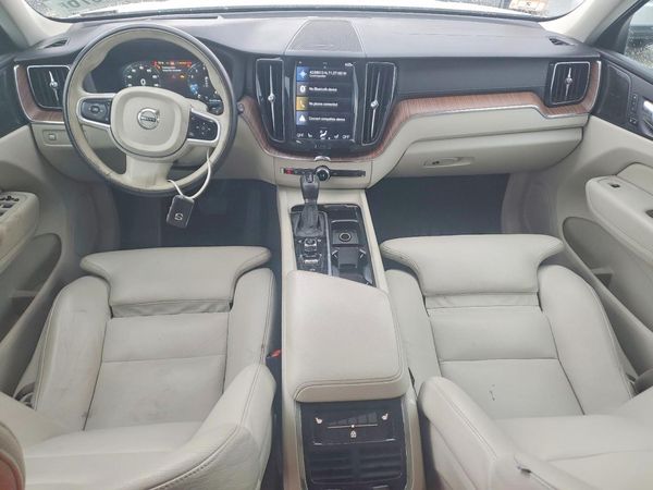 2020 VOLVO XC60 Inscription
