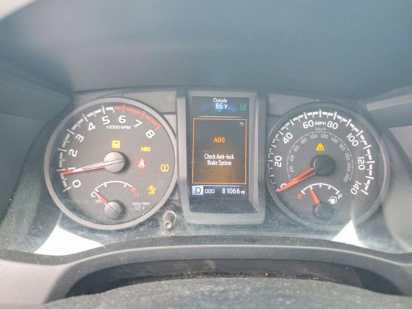 2022 TOYOTA TACOMA SR5