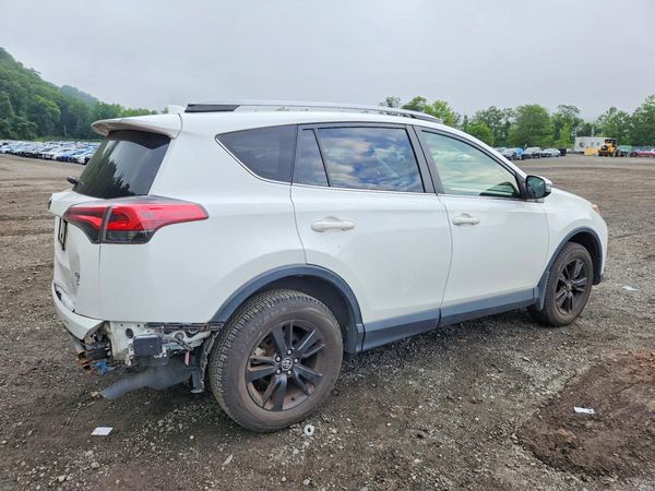 2018 TOYOTA RAV4 Adventure/XLE