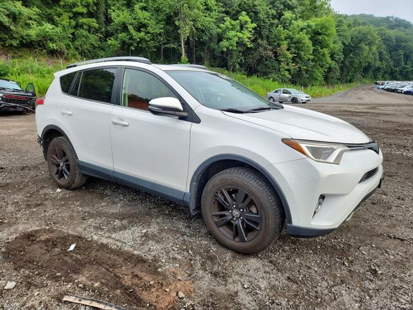 2018 TOYOTA RAV4 Adventure/XLE