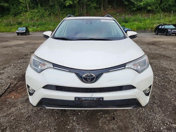 2018 TOYOTA RAV4 Adventure/XLE