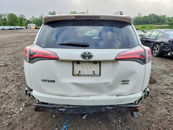 2018 TOYOTA RAV4 Adventure/XLE