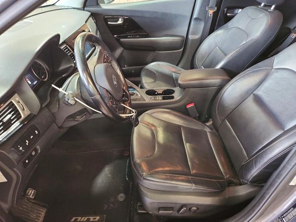 2017 KIA NIRO Touring / Touring Tech