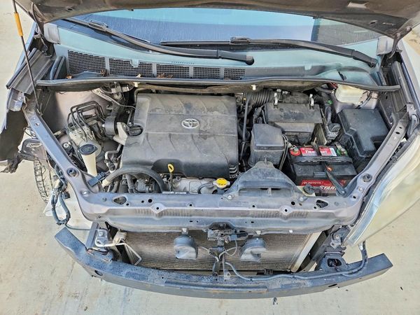 2014 TOYOTA SIENNA