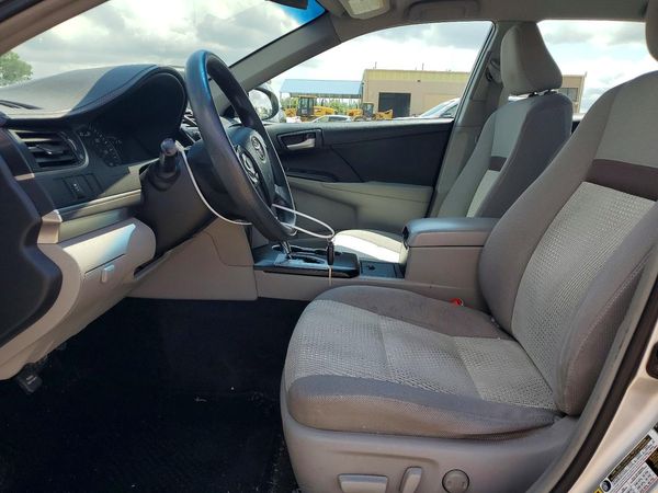 2014 TOYOTA CAMRY