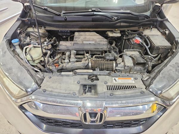 2017 HONDA CRV Touring — Engine bay