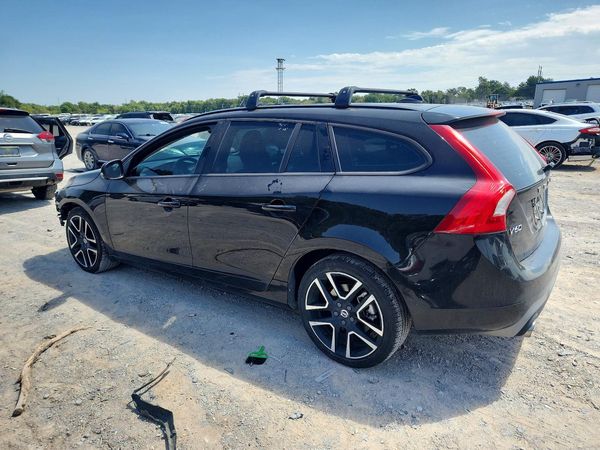 2018 VOLVO V60