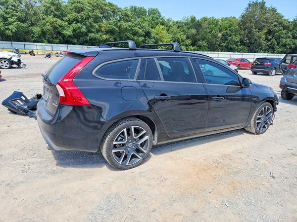 2018 VOLVO V60