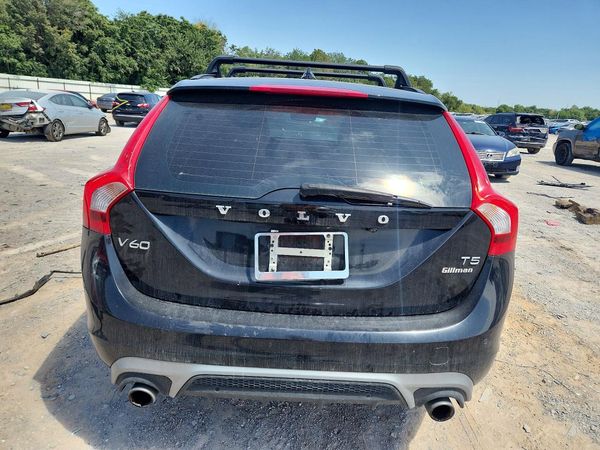 2018 VOLVO V60