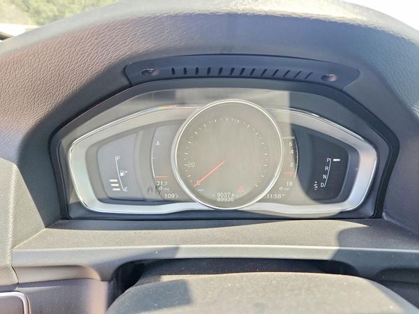 2018 VOLVO V60