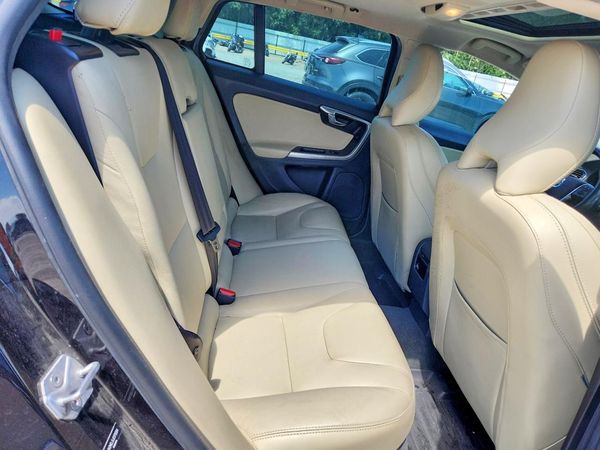2018 VOLVO V60