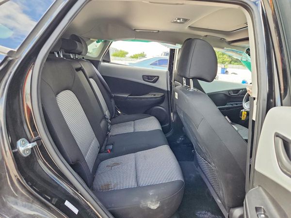 2018 HYUNDAI KONA SEL with Tech Pkg