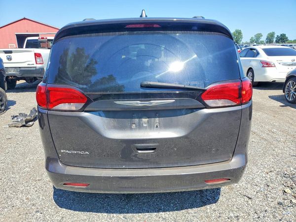 2018 CHRYSLER PACIFICA L