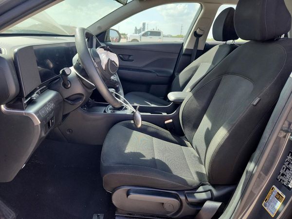 2024 HYUNDAI KONA SE