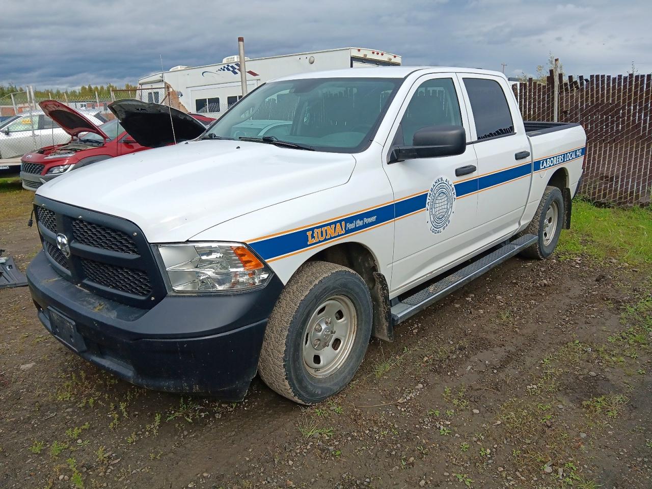 2014 RAM 1500 ST CREW CAB 4X4