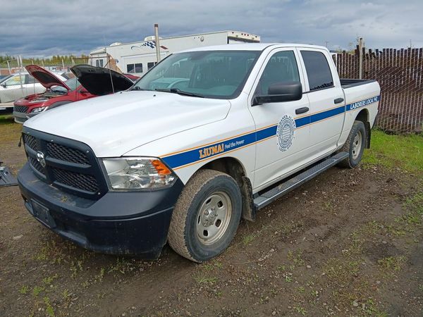 2014 RAM 1500 ST CREW CAB 4X4