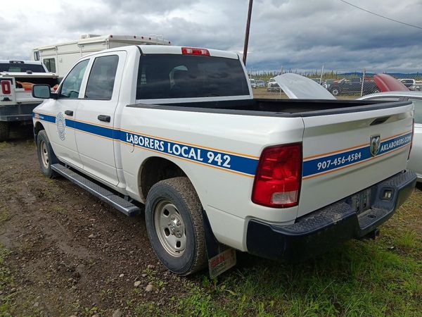 2014 RAM 1500 ST CREW CAB 4X4