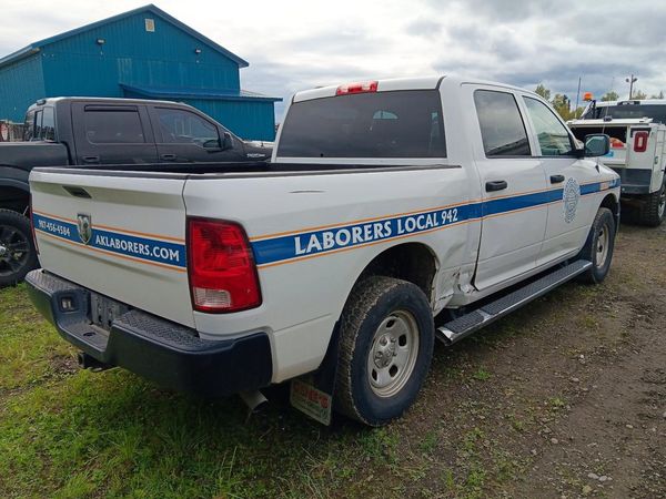 2014 RAM 1500 ST CREW CAB 4X4