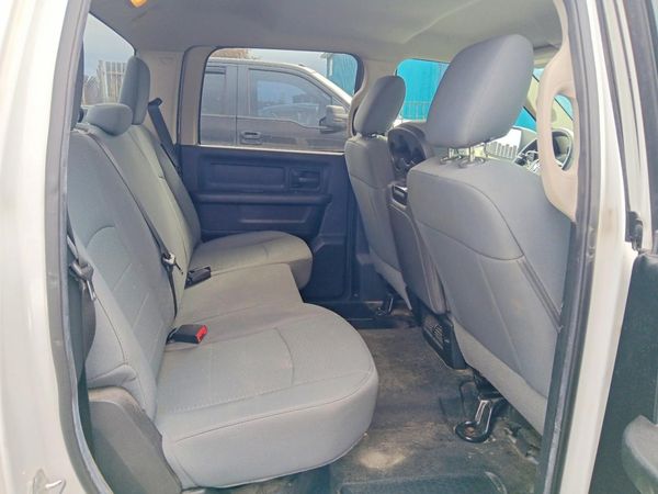 2014 RAM 1500 ST CREW CAB 4X4