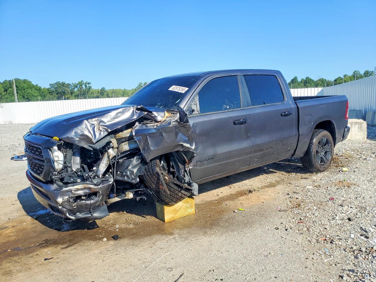 2024 RAM 1500 Big Horn/Lonestar — Front 3/4