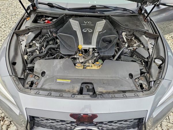 2018 INFINITI Q50 — Engine bay