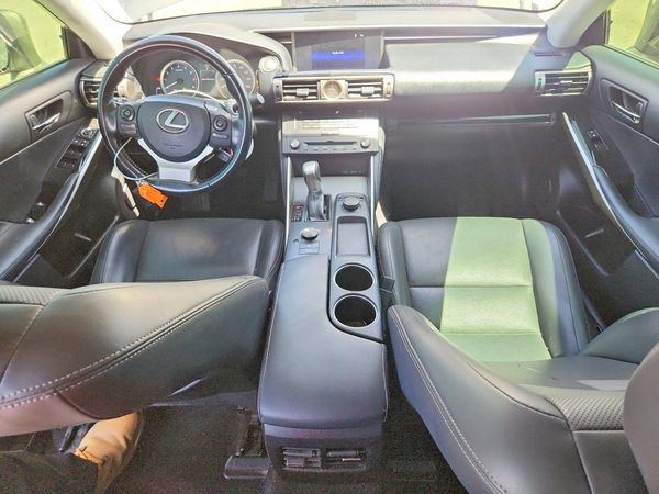 2016 LEXUS IS 200t