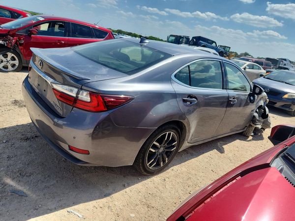 2018 LEXUS ES