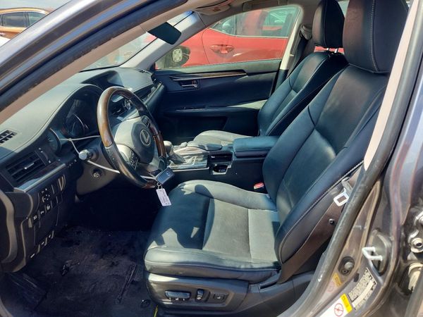 2018 LEXUS ES