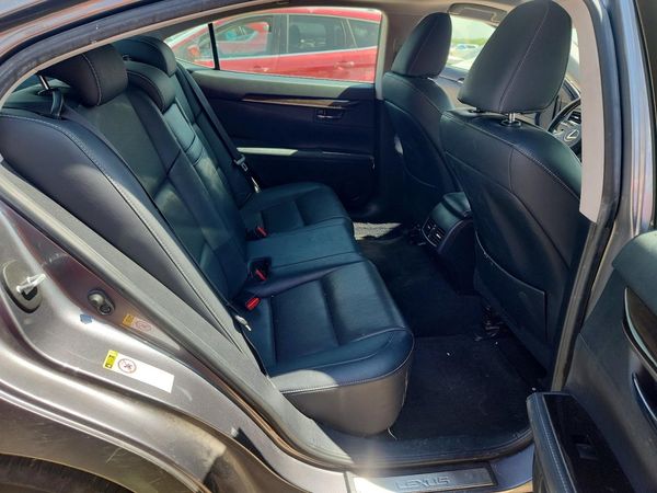 2018 LEXUS ES