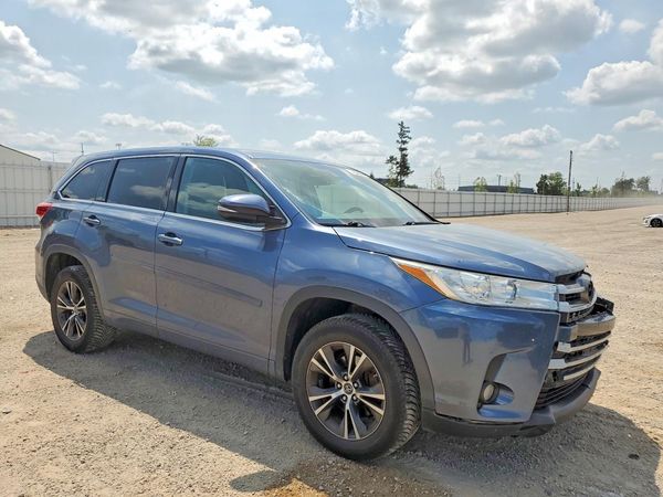 2017 TOYOTA HIGHLANDER LE/LE Plus