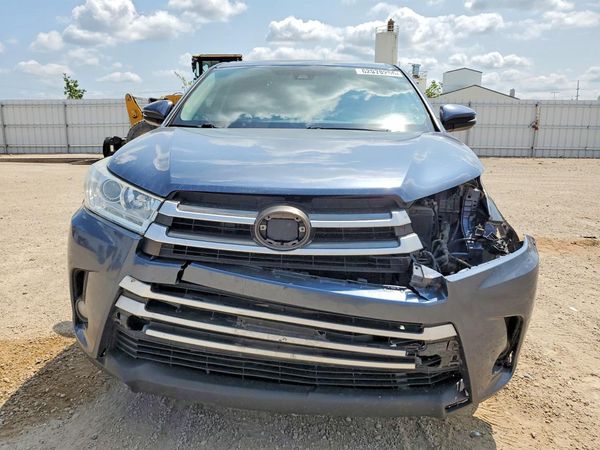 2017 TOYOTA HIGHLANDER LE/LE Plus