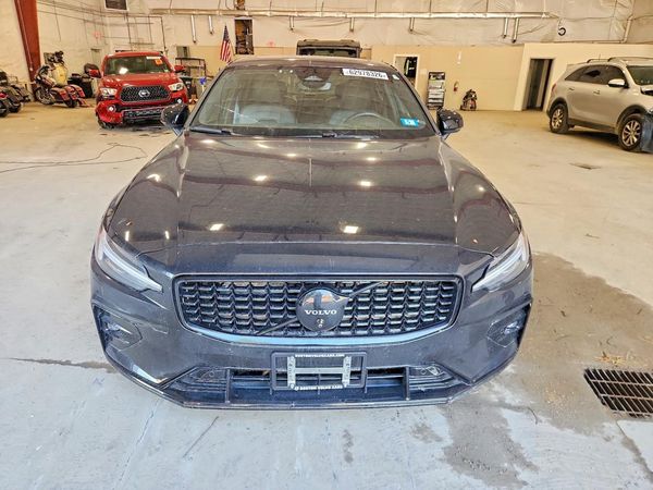2024 VOLVO S60 Plus Black Edition