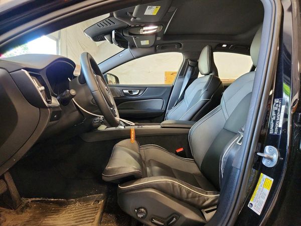 2024 VOLVO S60 Plus Black Edition
