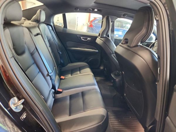 2024 VOLVO S60 Plus Black Edition