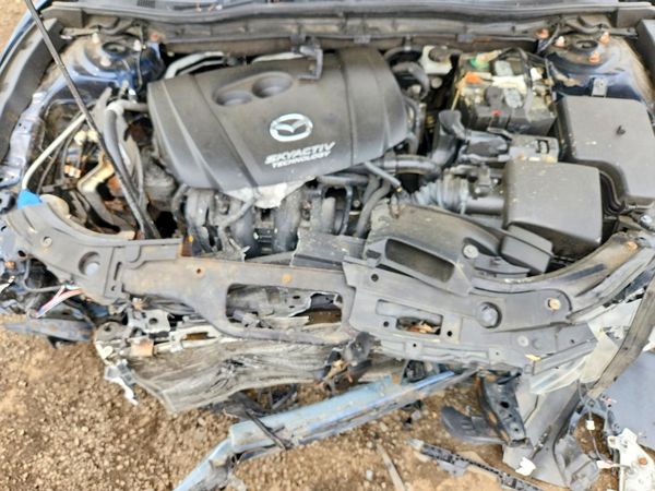 2015 MAZDA 3 Touring/GS — Engine bay