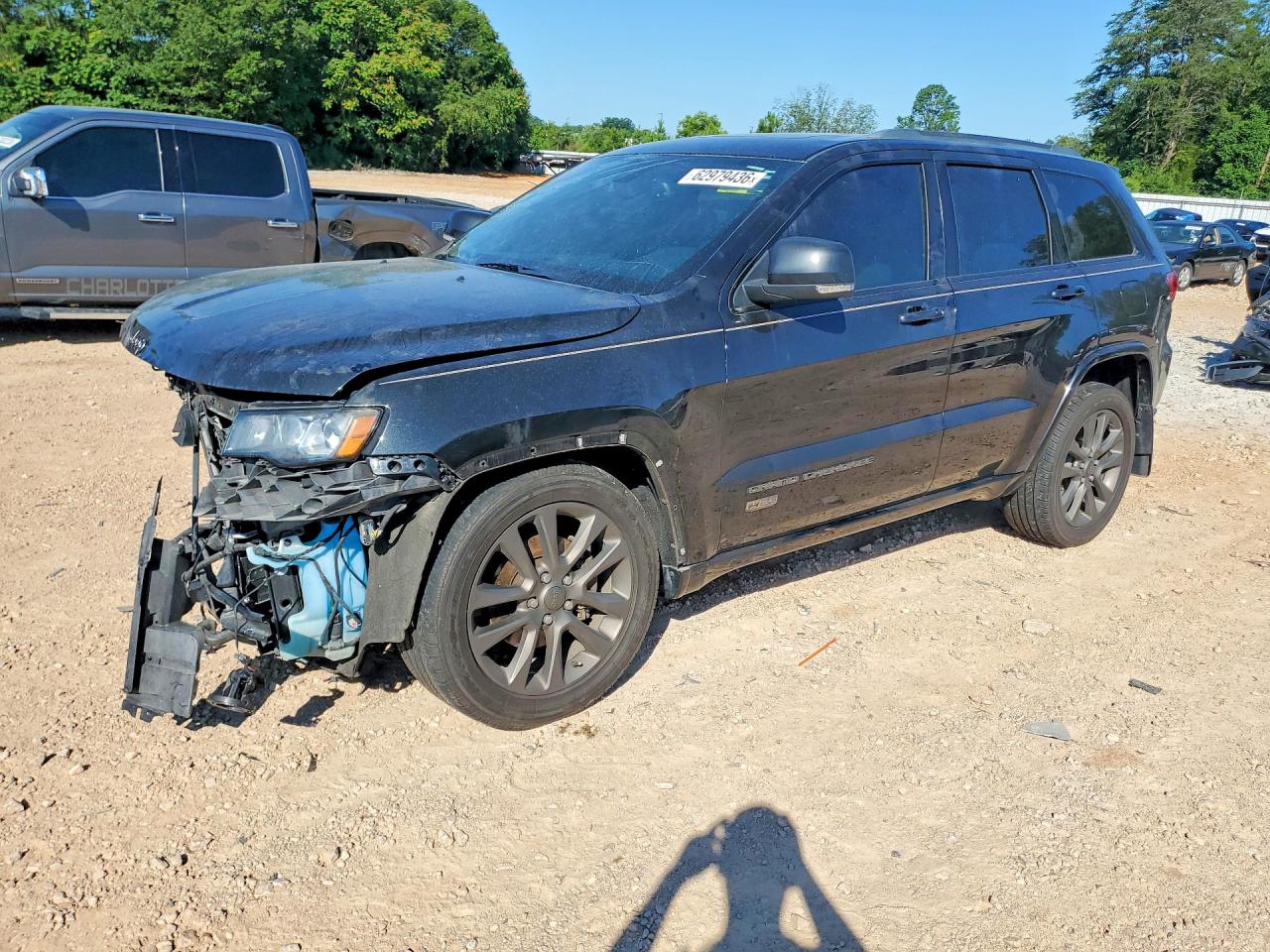 2016 JEEP CHEROKEE Limited — Front 3/4