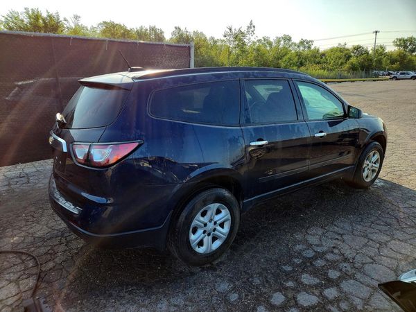 2017 CHEVROLET TRAVERSE LS