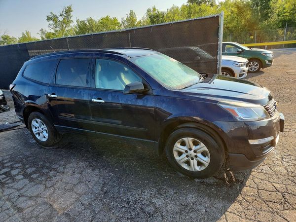 2017 CHEVROLET TRAVERSE LS