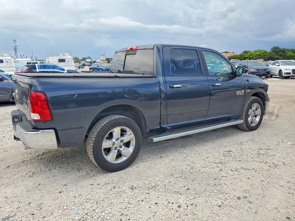 2016 RAM 1500 SLT