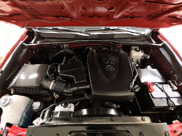 2021 TOYOTA TACOMA SR5 — Engine bay