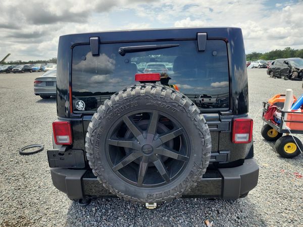 2016 JEEP WRANGLER UNLIMITED SAHARA 4X4