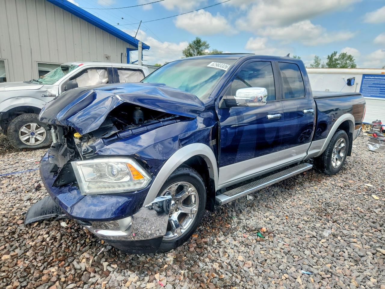 2015 RAM 1500 LARAMIE QUAD CAB 4X4