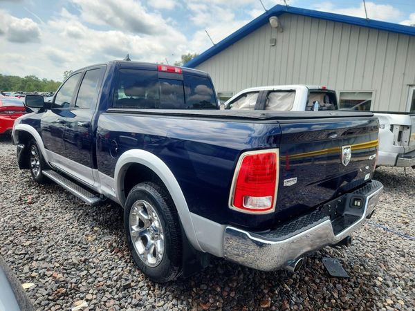2015 RAM 1500 LARAMIE QUAD CAB 4X4