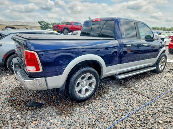 2015 RAM 1500 LARAMIE QUAD CAB 4X4