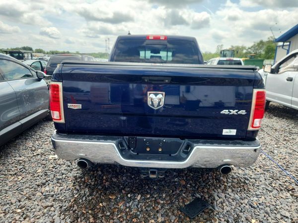 2015 RAM 1500 LARAMIE QUAD CAB 4X4
