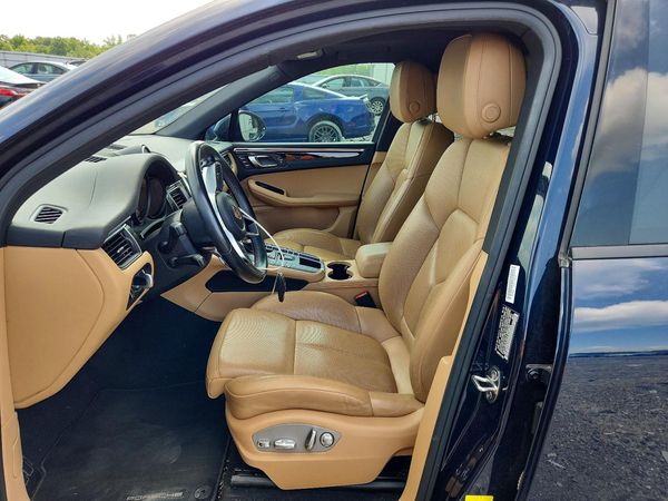 2018 PORSCHE MACAN